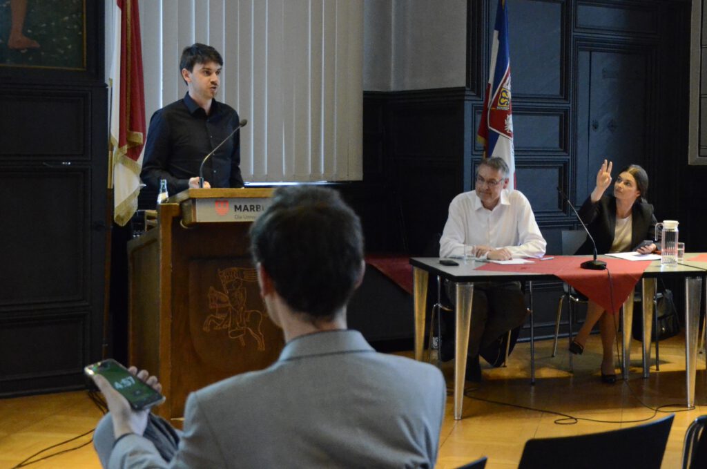 Hannah Arendt Debattierclub Marburg Florian Bruder Prof-Duell