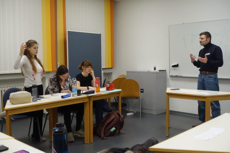 Hannah Arendt Debattierclub Marburg cda25 vorrunde 1